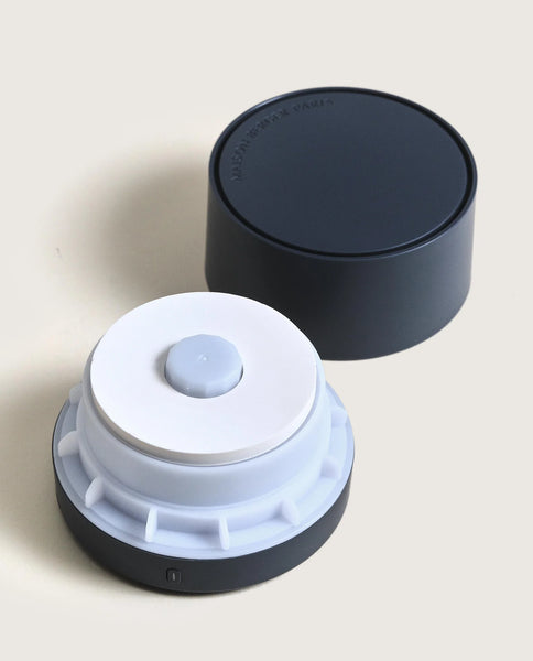 -Maison Berger Paris- "Nomade" Portable Diffuser, Parfum Poussière d'Ambre/Pudriger Amber