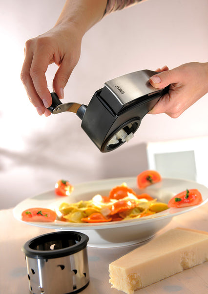-GEFU- Big Sale "PECORINO" Trommelreibe mit 3 Schneidtrommeln und Auffangbehälter