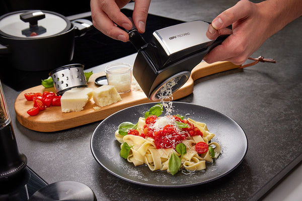 -GEFU- Big Sale "PECORINO" Trommelreibe mit 3 Schneidtrommeln und Auffangbehälter